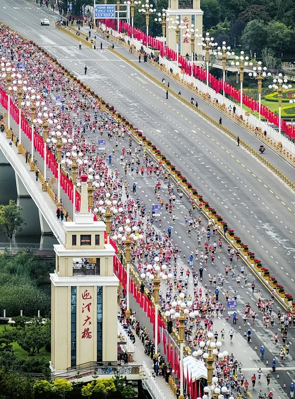 精英运动员, 来自北京的, 他以