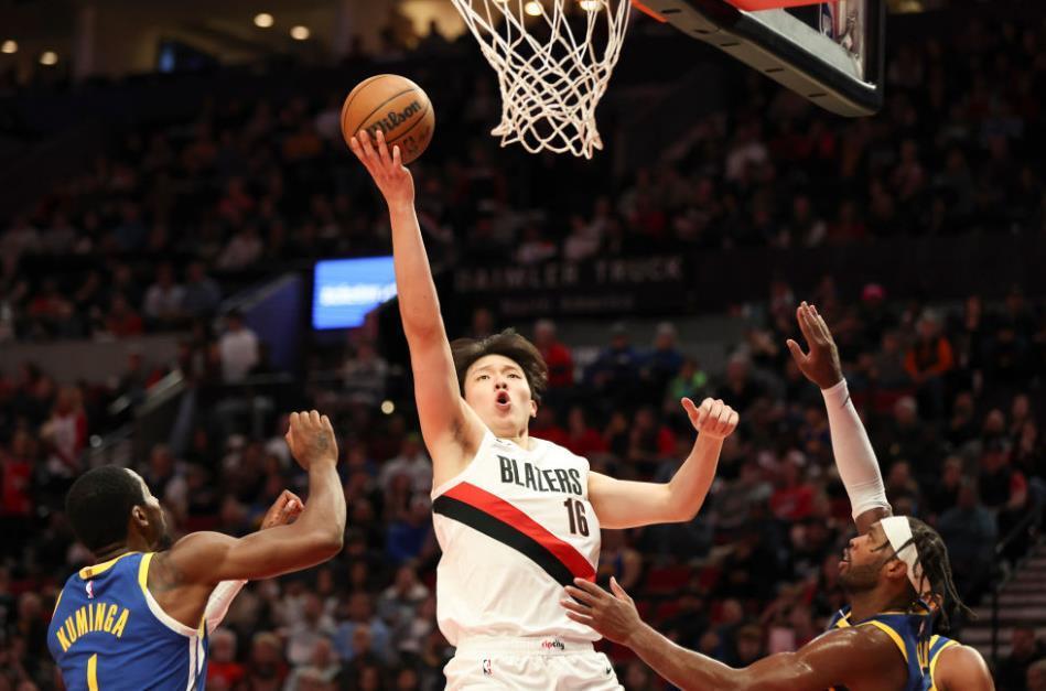 森替补出战, 发中锋